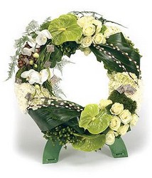 Bioline large Wreath on stand